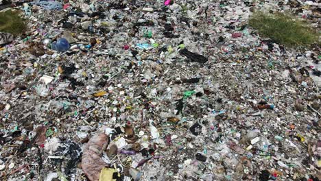 Luftaufnahme-Einer-Deponie,-Mülldeponie-In-Südostasien