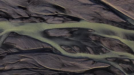 Braided-Kudafljot-River-With-Lots-Of-Channels-Formed-In-The-Riverbed-At-Daytime-In-South-Iceland