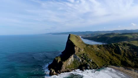 Magnificent-Landscape-of-New-Zealand's-North-Island-Coast---Aerial-Approaching-View