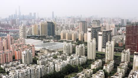 Shanghai-Stadtbild,-Städtische-Luftaufnahme-Der-Wolkenkratzertürme-Am-Horizont