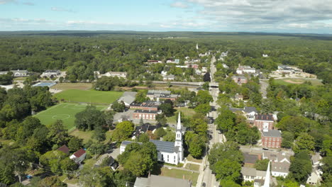 Luftaufnahmen-Von-Drohnenüberflügen,-Yarmouth,-Maine-Downtown,-USA