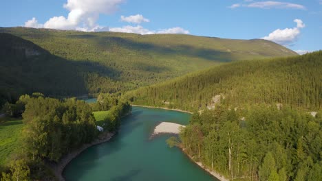 Drohnenaufnahme-Der-Schönen-Natur-Norwegens-Naturlandschaft-Luftaufnahmen