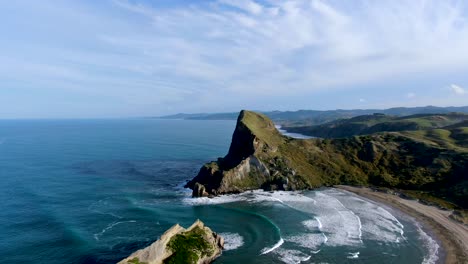 Neuseeländische-Küstenlandschaft-In-Castlepoint-Auf-Der-Nordinsel-–-Luftdrohnen-Panoramablick
