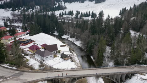 Winter-In-Einem-Dorf-In-Der-Slowakei