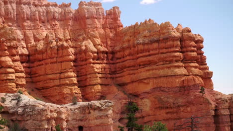 Coloridas-Formaciones-Rocosas-Estratificadas-En-El-Parque-Nacional-Bryce-Canyon,-Utah