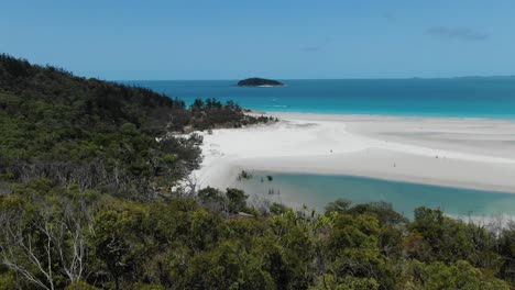 Aerial-forward-at-Whitehaven-Beach-in-Whitsunday-Island