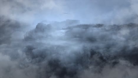 Näher-Kommen,-Dunkle-Sturmwolken-Im-Hintergrund