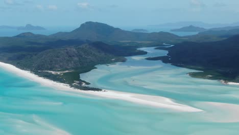 Flying-Towards-the-incredible-White-Haven-Beach-in-the-Whitsundays-in-Australia