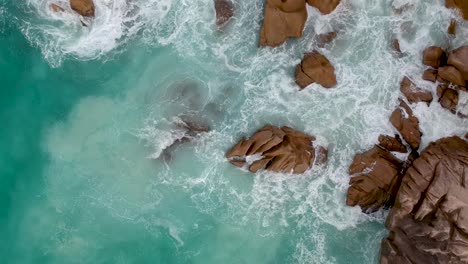 Overhead-Luftaufnahme-Von-Granitfelsen-Auf-Den-Seychellen-Inseln