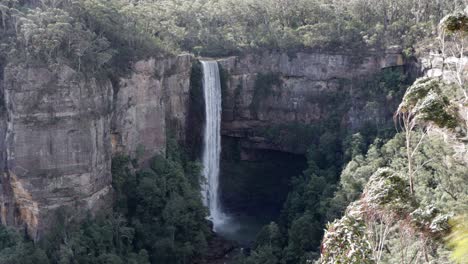 Fitzroy-Falls-Vista-Completa-Del-Desfiladero-En-El-Parque-Nacional-Kangaroo-Valley-Australia,-Tiro-Ancho-Bloqueado