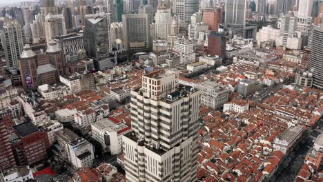 Antena:-Suburbio-Residencial-De-La-Ciudad-De-Shanghai-Densamente-Poblado,-Vista-De-Arriba-Hacia-Abajo