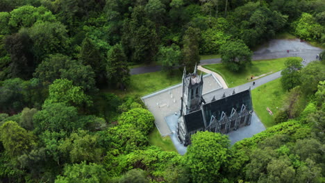 Aerial-View-of-Kylemore-Abbey-Castle-Building-in-Lush-Ireland-Landscape