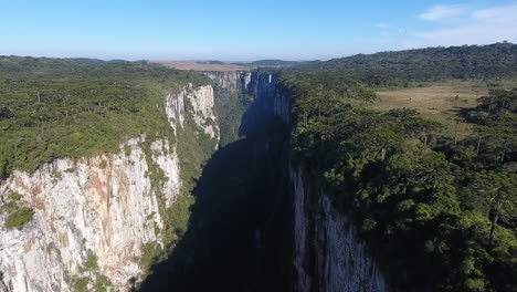 Above-the-Canyons,-aerial-scene,-south-of-brazil