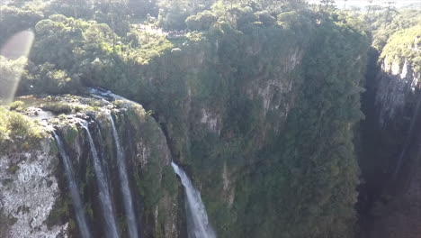 Wunderschöner-Wasserfall-Der-Schlucht-Von-Itaimbezinho,-Südlich-Von-Brasilien