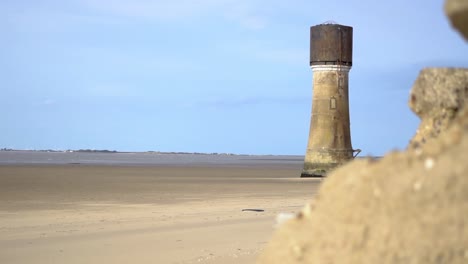 Tower-in-the-middle-of-the-sand
