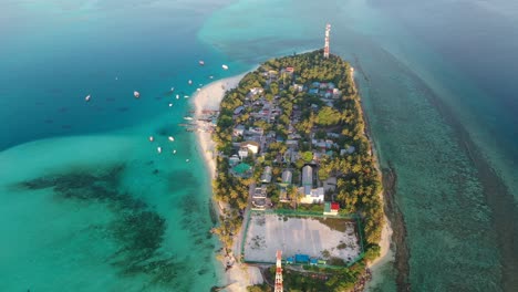 Vista-Aérea-De-La-Isla-De-Fulidhoo,-Maldivas