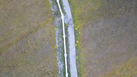 Oleoducto-En-Alaska---Vista-Aérea-De-Drones-De-Arriba-Hacia-Abajo