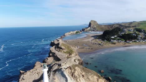 Weltberühmter-Internationaler-Castlepoint-Leuchtturm,-Neuseeland-Luftaufnahme