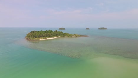 Koh-Chang-Paradiesinseln-Im-Türkisfarbenen-Ozean-Meerblick-Thailand-Luftumlaufbahn-Linke-Ansicht
