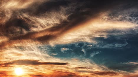 Sonnenuntergang-Oder-Sonnenaufgang-Wolken-Im-Blauen-Himmel-Und-Sonnenlicht