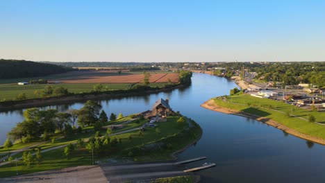Freedom-Point-event-location-on-riverbank-of-Cumberland-near-Clarksville,-aerial