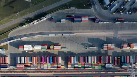 Cargo-trains-leaving-the-terminal-with-containers