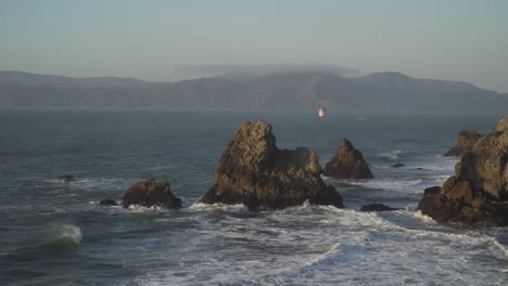 Waves-Crash-into-the-Rocky-Shores-of-the-Pacific-Coast-in-San-Francisco,-California