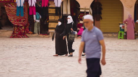 Algerian-People-Wandering-At-The-Marketplace-In-The-Old-Town-Of-Ghardaia-In-Algeria