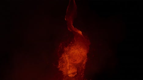 Volcán-Que-Explota-Con-Magma-Fundido-Abriéndose-En-La-Superficie-Terrestre,-Aéreo