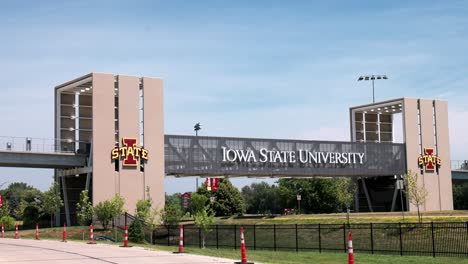 Crosswalk-on-the-campus-of-Iowa-State-University-in-Ames,-Iowa-with-video-stable-wide-shot