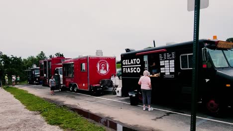 Popular-food-trucks-in-Portland,-Maine