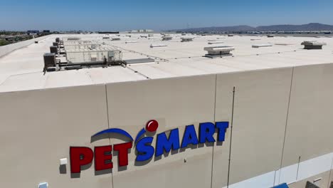 PetSmart-logo-on-Pet-Smart-Distribution-Center-in-Glendale,-Arizona