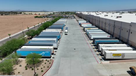 Amazon-fulfillment-center-in-Glendale,-Arizona