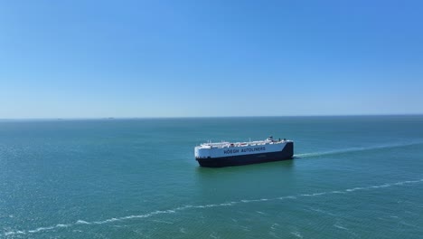 Aerial-view-of-Höegh-Autoliners-cargo-ship-at-sea,-sailing-from-Sydney-to-Zoutelande