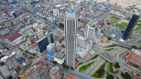 Very-Tall-High-Rise-Skyscraper-Building-In-Urban-Downtown-City-Metropolis-District-With-Rooftop-Helipad
