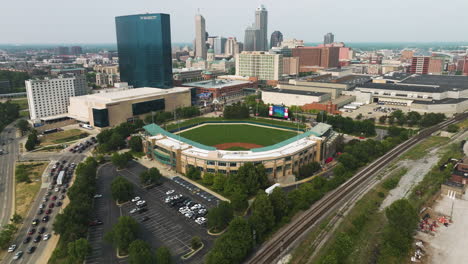 Panoramablick-Auf-Victory-Field-Minor-League-Baseballstadion-In-Der-Innenstadt-Von-Indianapolis,-Indiana,-USA