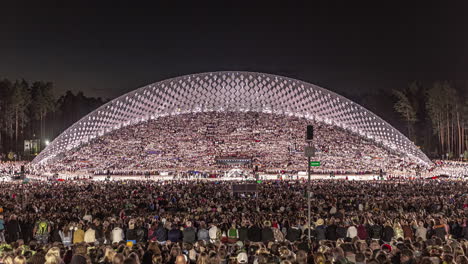 Time-Lapse-view-of-the-crowd-at-the-Latvian-Song-and-Dance-Festival