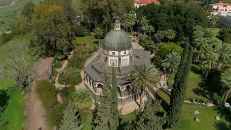 The-Church-of-the-Beatitudes,-Roman-Catholic-church-located-on-the-Mount-of-Beatitudes-by-the-Sea-of-Galilee-near-Tabgha-and-Capernaum-in-Israel