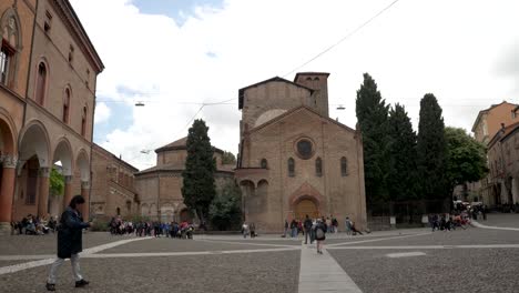 Piazza-Santo-Stefano-and-building-in-the-background-is-Basilica-of-Santo-Stefano-in-Bologna