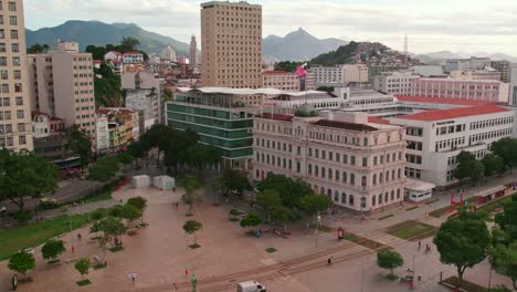 Aerial-of-Art-Museum,-beautiful-mix-between-modern-and-antique-Building-in-Mauá-square,-Rio-de-Janeiro