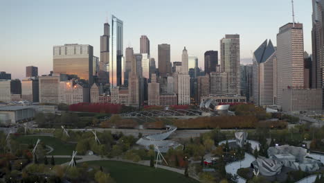 Aerial-view-of-downtown-Chicago-buildings-and-Millennium-Park