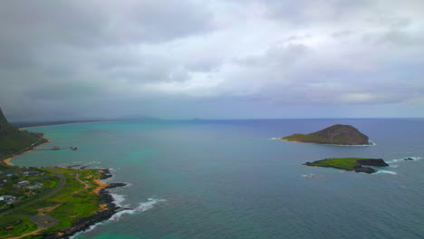 Drone-view-of-Mañana-Island-and-Kaohikaipu-Island-off-the-coast-of-Makapu'u-Beach-in-Oahu-Hawaii