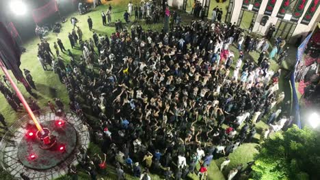Riesige-Menschenmengen-In-Pakistan-Feiern-Ashura,-Ein-Wichtiges-Ereignis-Im-Schiitischen-Islam