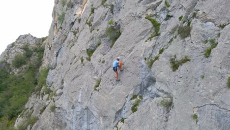 Drone-footage-of-a-man-falling-while-lead-climbing-in-the-Pyrenees-moutains-at-Tarascon-sur-Ariège