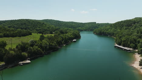 Captivating-Beaver-Lake:-aerial-perspectives,-Hogscald-Hollow,-Arkansas,USA