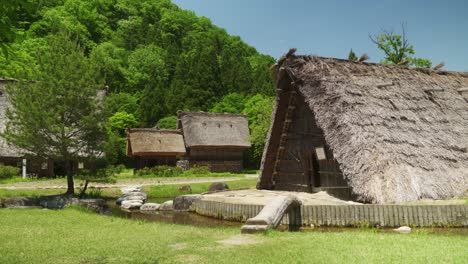 Picturesque-Idyllic-Traditional-Gassho-Zukuri-Traditional-Thatched-Roof-Village-Home-In-Shirakawago