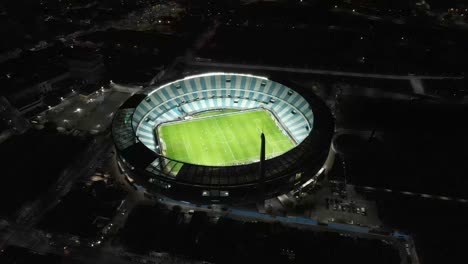 Una-Noche-En-El-Estadio-Del-Club-De-Carreras