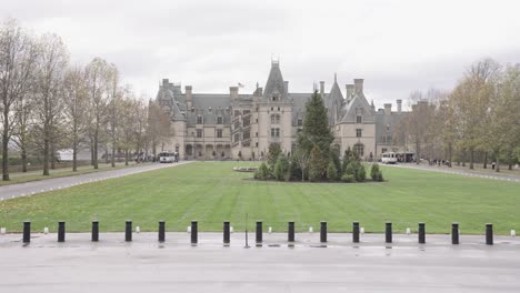 Reveal-Shot-of-The-Biltmore-House-in-4K-Slow-Motion