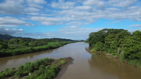 Drohnenaufnahme-Des-Flusses-Tarcoles-In-Costa-Rica