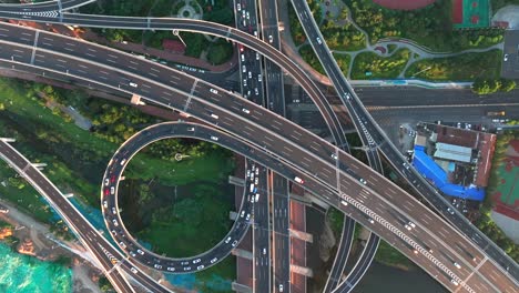 Busy-urban-transportation，Aerial-photography-of-urban-transportation-roads，-Aerial-vehicle-driving-on-urban-overpass